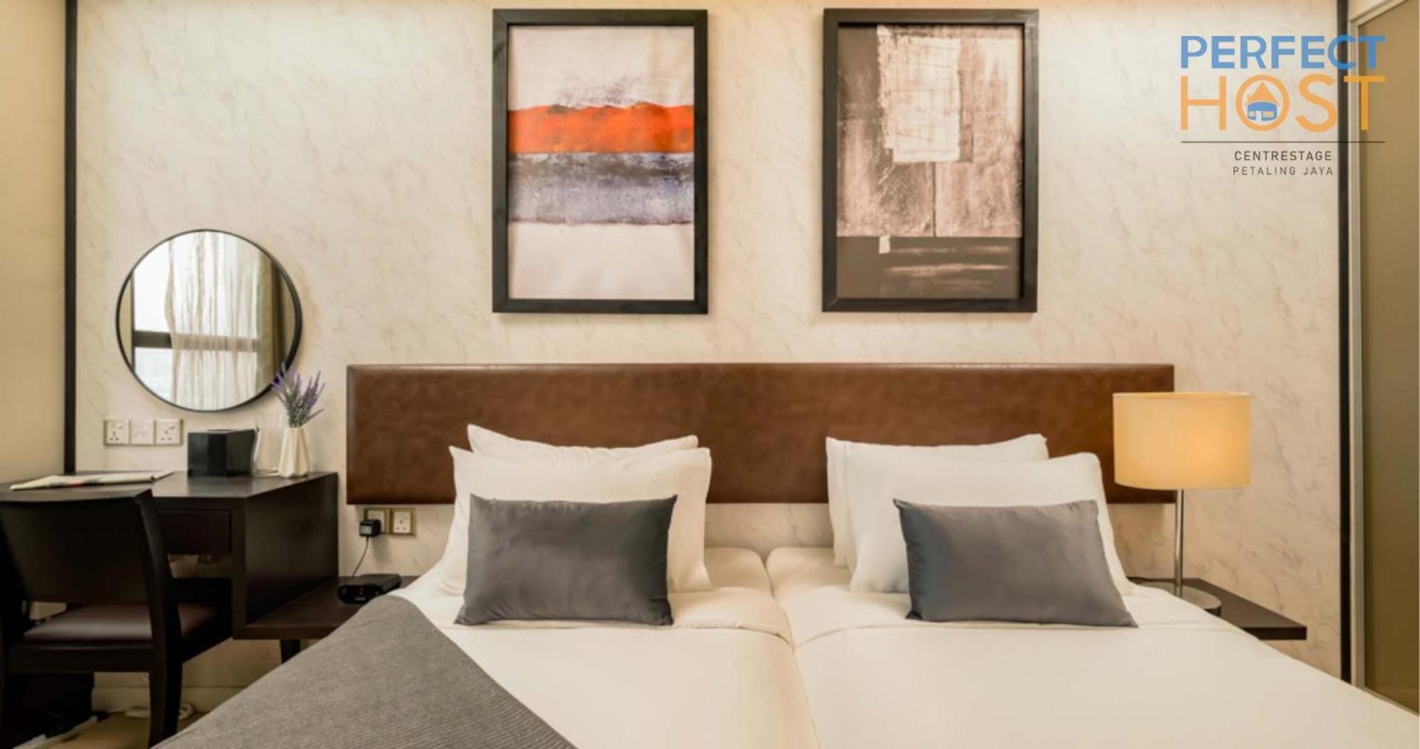 Centrestage Petaling Jaya By Perfect Host Hotel ภายนอก รูปภาพ A bedroom at the hotel