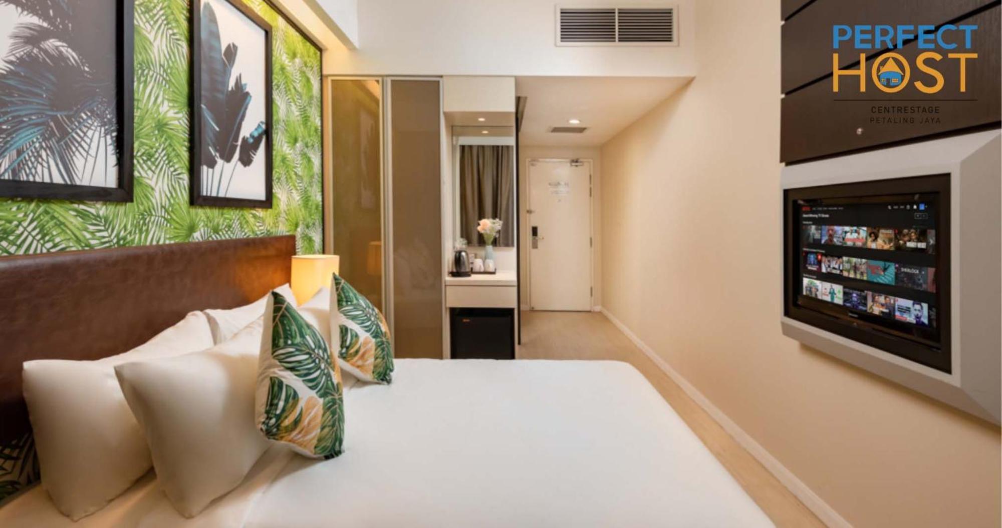 Centrestage Petaling Jaya By Perfect Host Hotel ภายนอก รูปภาพ A room at the hotel